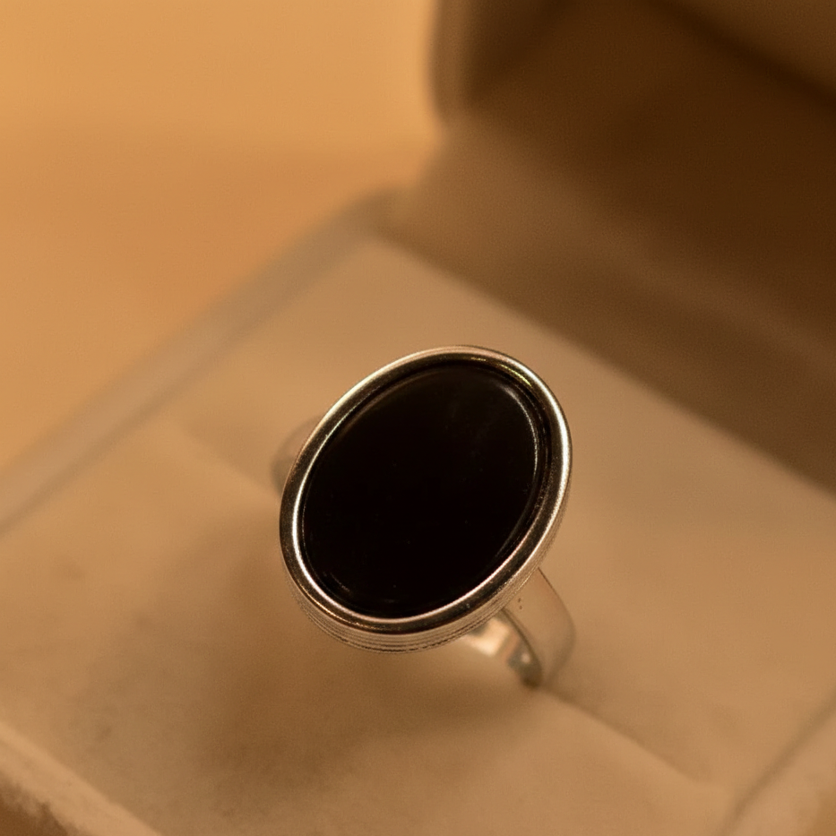 Classic Oval Black Stone Ring