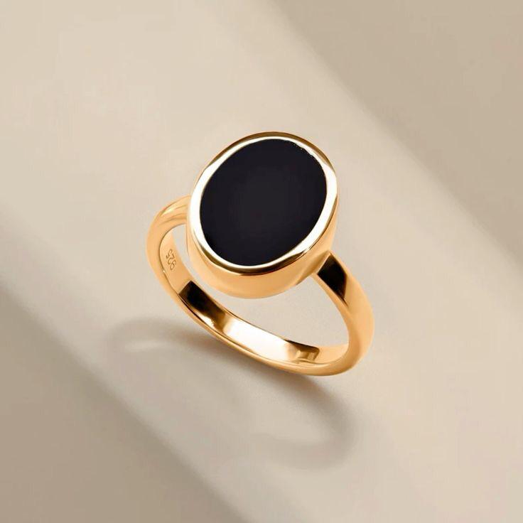 Classic Oval Black Stone Ring